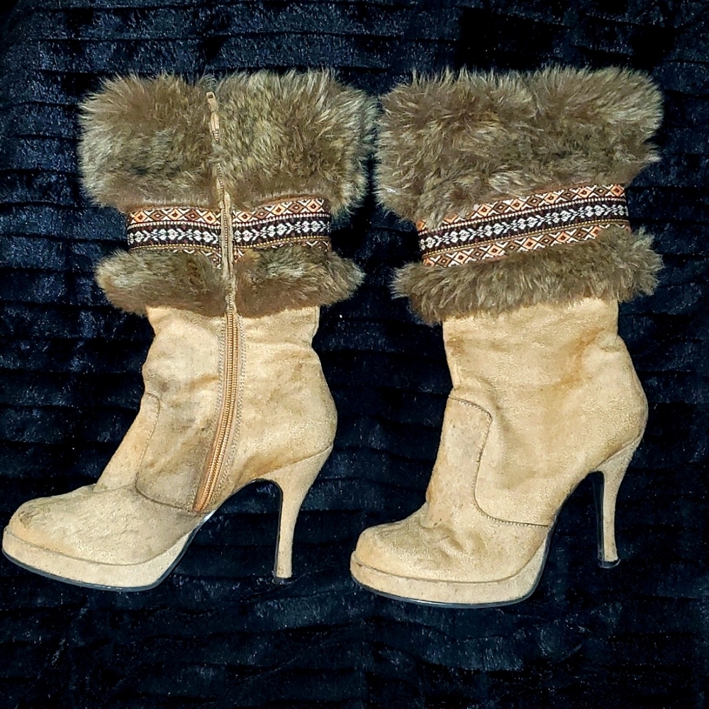 Vintage Splash SZ6 Tan Furry Heeled Boots